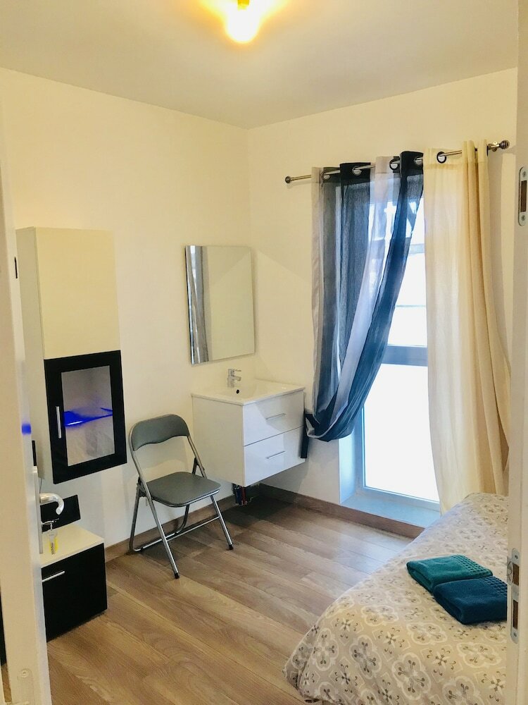 Hotel Chambres Priv�es Ysy