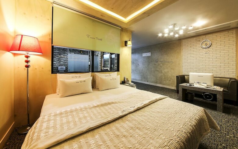 Hotel Time