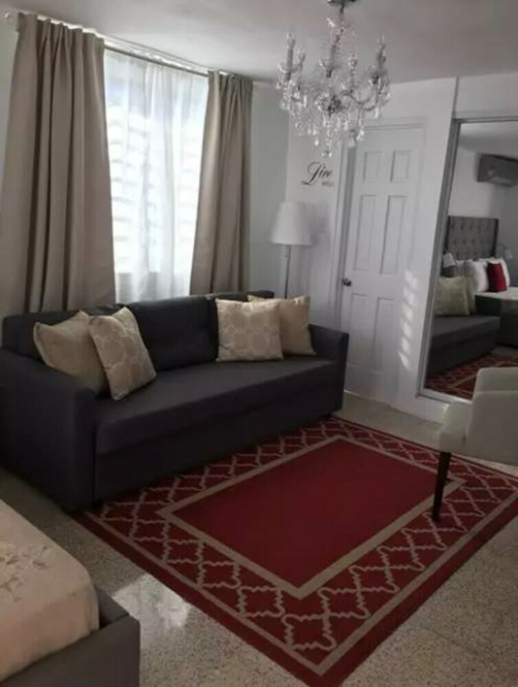 Apartamentos Chandelier 101