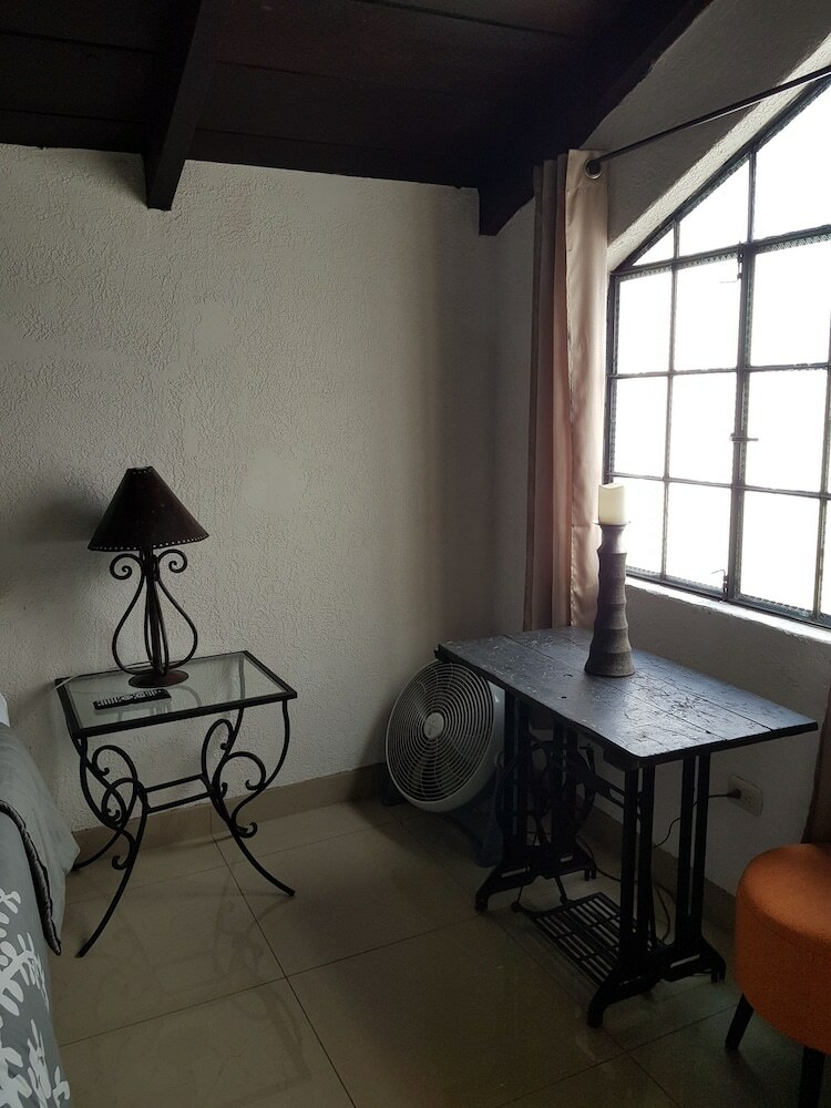 Hotel Apartment La Capitan�a
