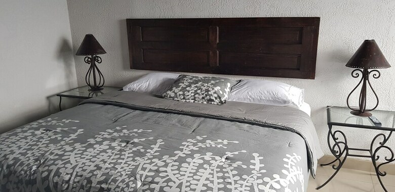 Hotel Apartment La Capitan�a