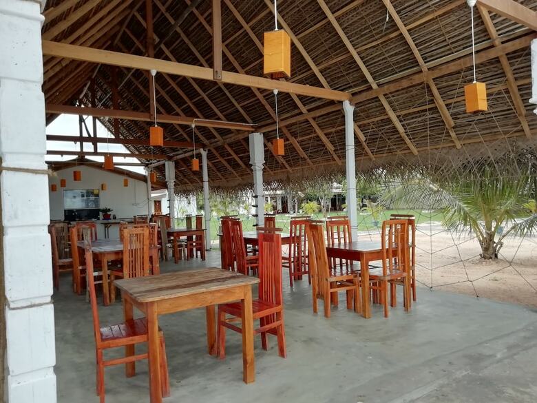 Hotel Esha Beach Resort