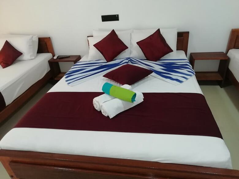 Hotel Esha Beach Resort