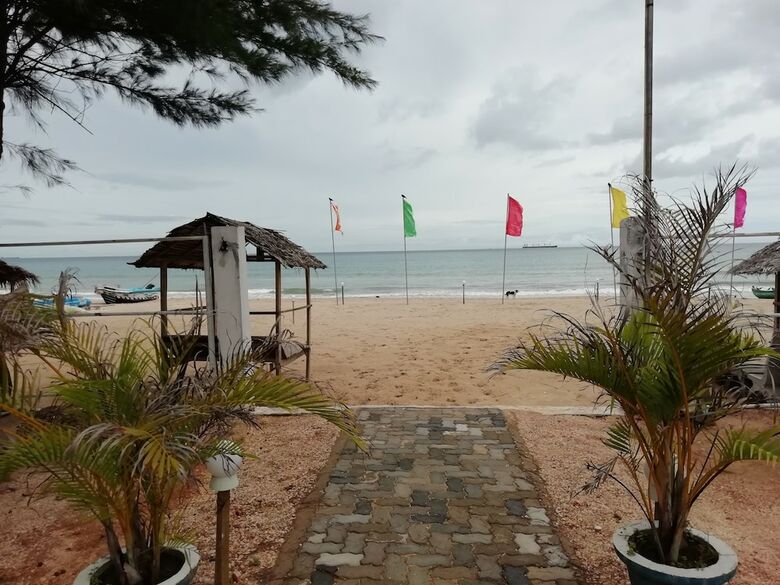 Hotel Esha Beach Resort