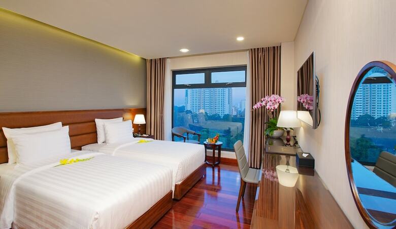 Orchids Saigon Hotel