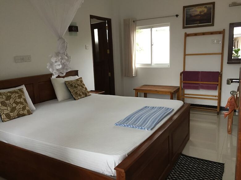 Hotel Anna Tourist Inn