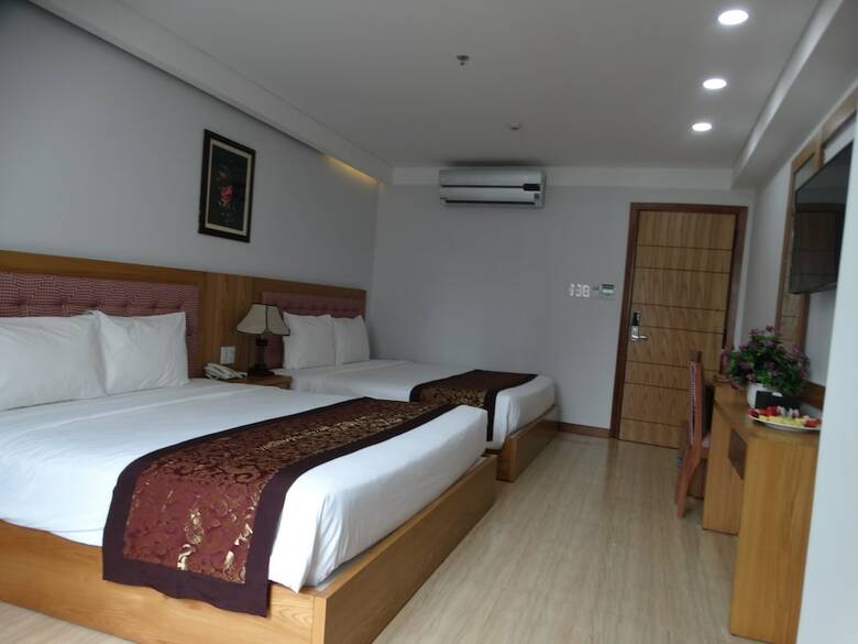 Happy Light Hotel