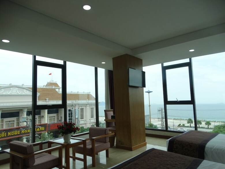 Happy Light Hotel