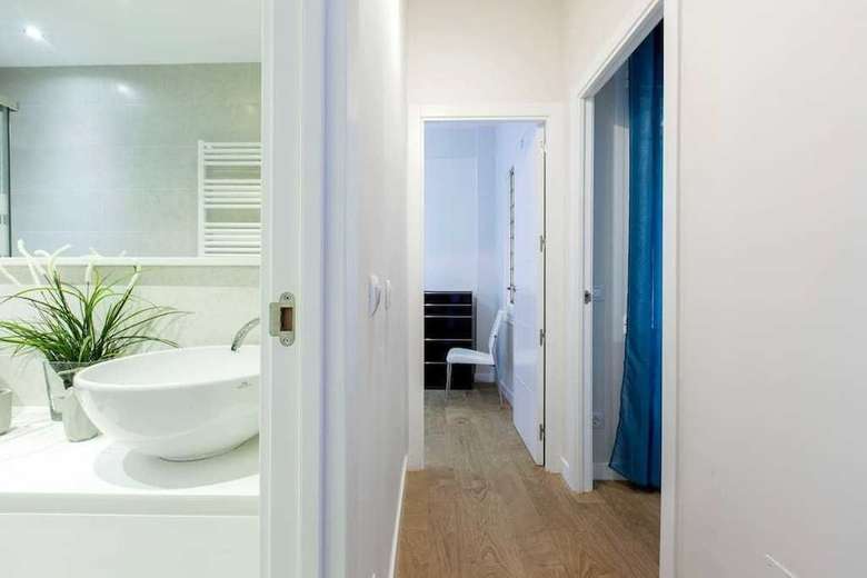 Gran Via Apartment - Near Gran Via Street