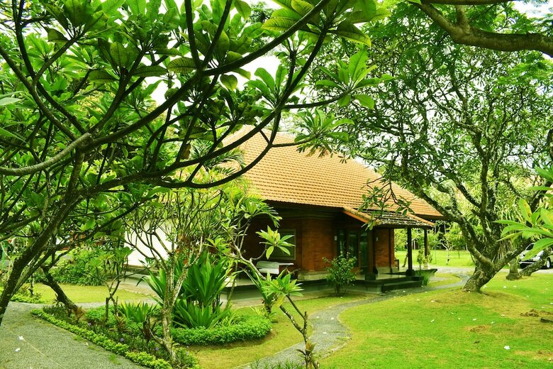 Hotel Inna Bali Beach Resort