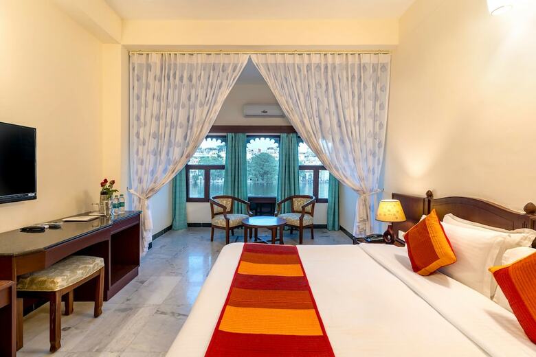 Hotel Sarovar On Lake Pichola