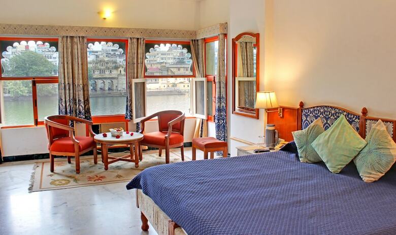 Hotel Sarovar On Lake Pichola