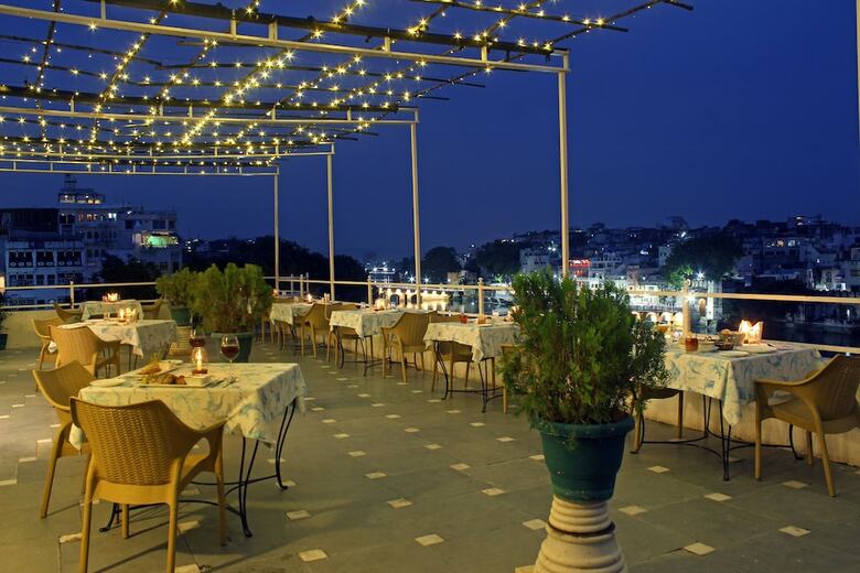 Hotel Sarovar On Lake Pichola