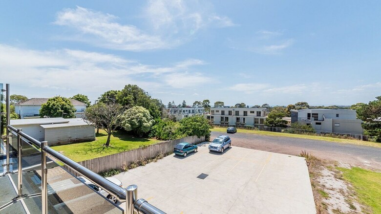Thompson Avenue Apartments - 3