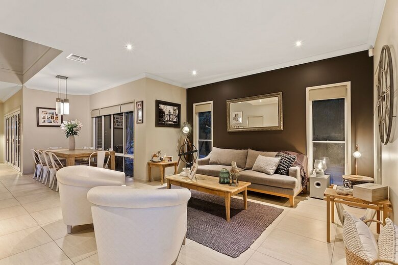 Resort Style Home Close To Airport & Cbd