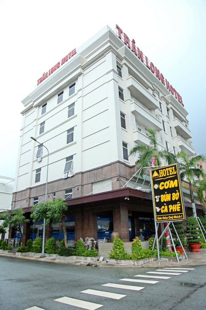 Tran Long Binh Duong Hotel