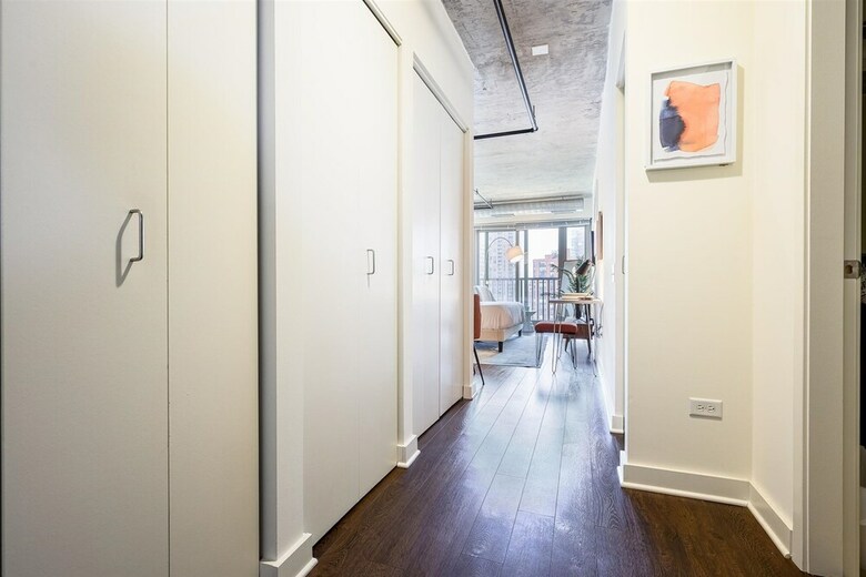 Hotel Kasa Chicago South Loop Apartments