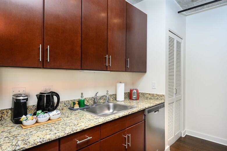 Hotel Kasa Chicago South Loop Apartments