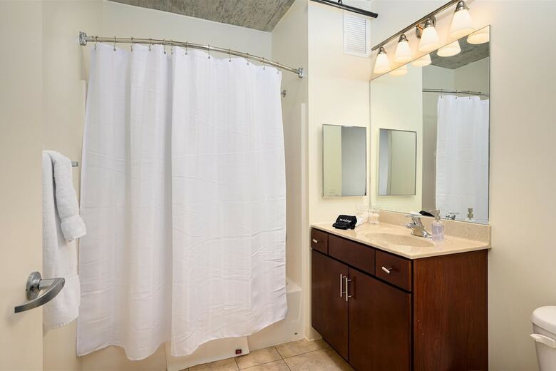 Hotel Kasa Chicago South Loop Apartments
