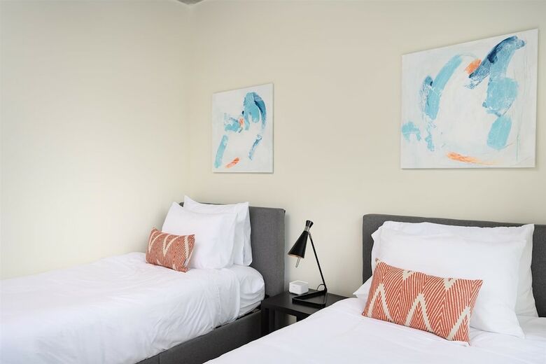 Hotel Kasa Chicago South Loop Apartments