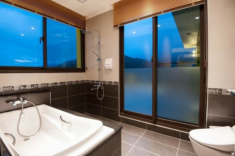 Hotel Geothermal Rise Leisure B&B