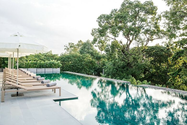 Hotel Treeline Urban Resort