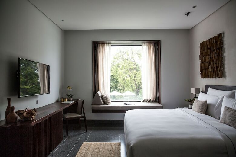Hotel Treeline Urban Resort