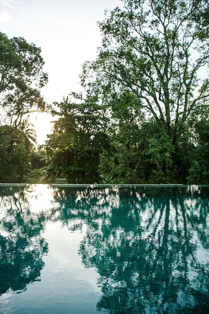 Hotel Treeline Urban Resort