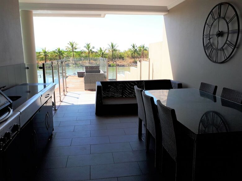 Hinchinbrook Holiday Apartments