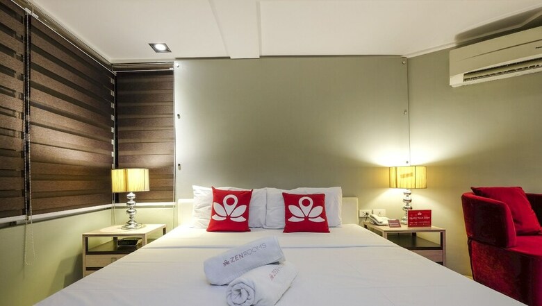 Hotel Zen Premium Near Rockwell Makati