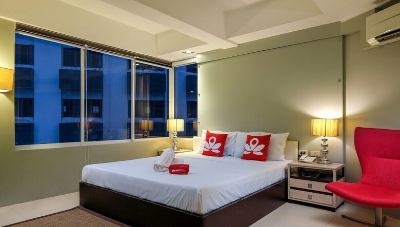 Hotel Zen Premium Near Rockwell Makati
