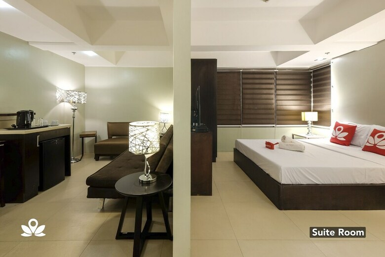 Hotel Zen Premium Near Rockwell Makati