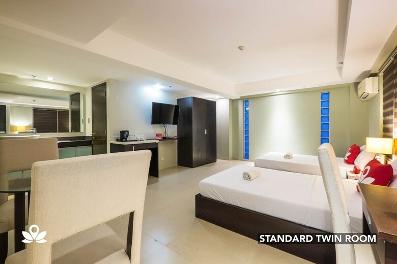 Hotel Zen Premium Near Rockwell Makati