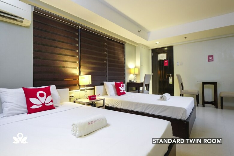 Hotel Zen Premium Near Rockwell Makati