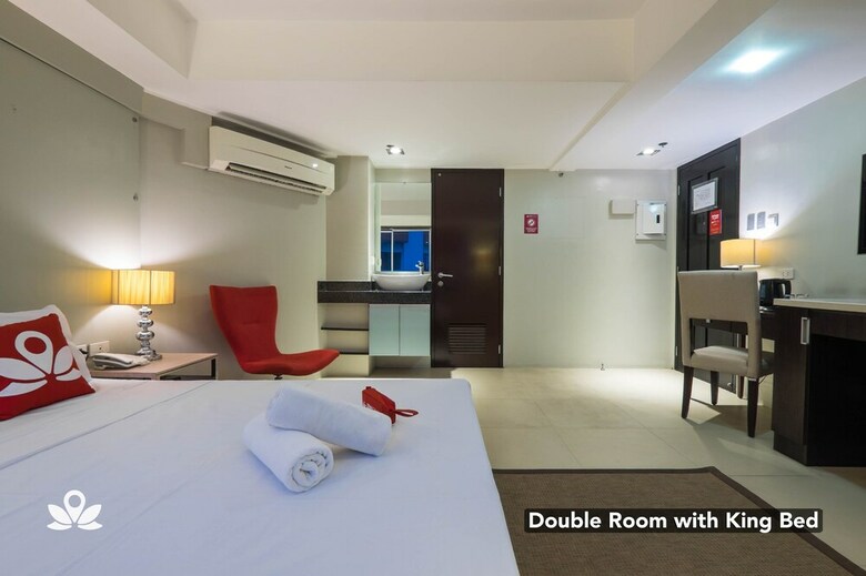 Hotel Zen Premium Near Rockwell Makati