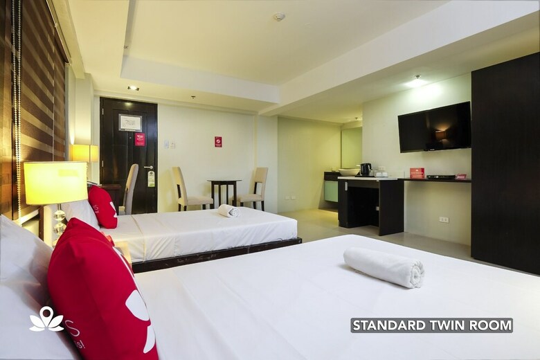 Hotel Zen Premium Near Rockwell Makati