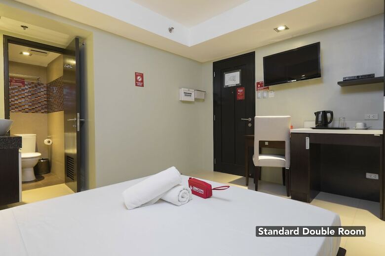 Hotel Zen Premium Near Rockwell Makati