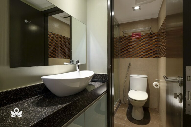 Hotel Zen Premium Near Rockwell Makati