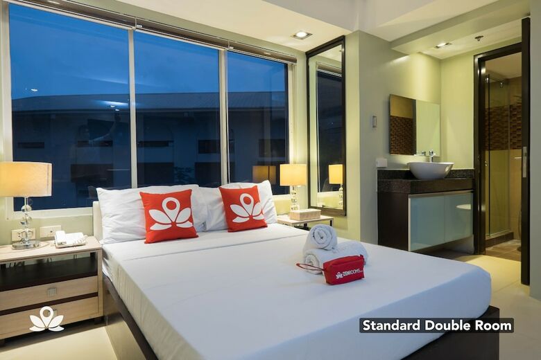 Hotel Zen Premium Near Rockwell Makati