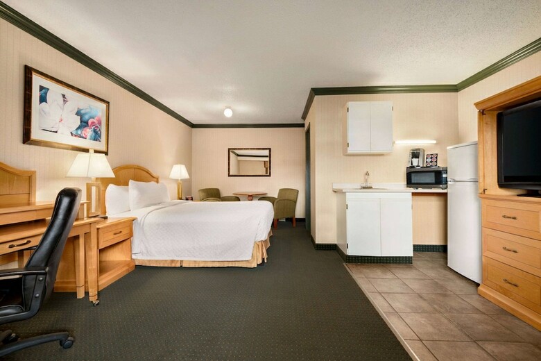 Hotel Travelodge By Wyndham Dawson Creek