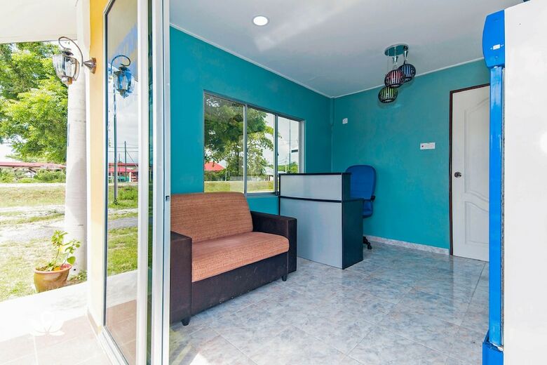 Zen Rooms Four F Motel