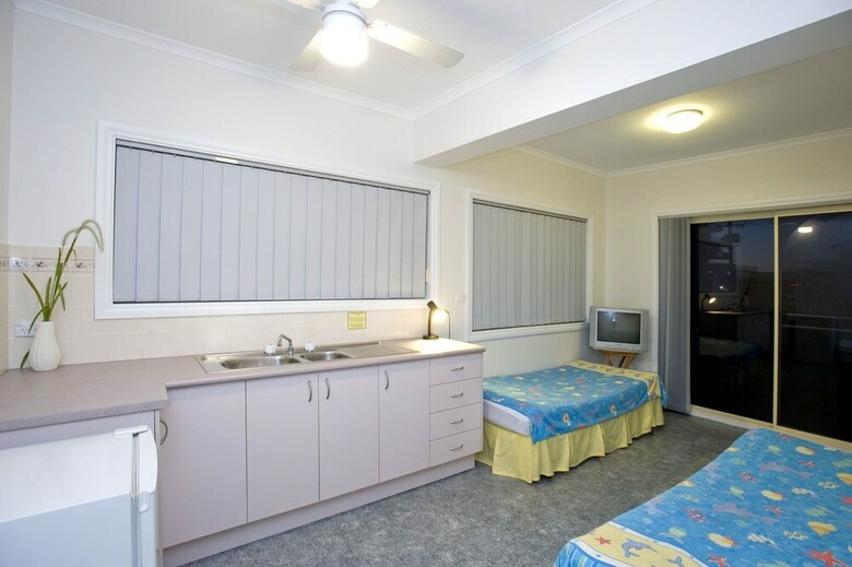 Tomaree 18 - Baybreeze - Shoal Bay