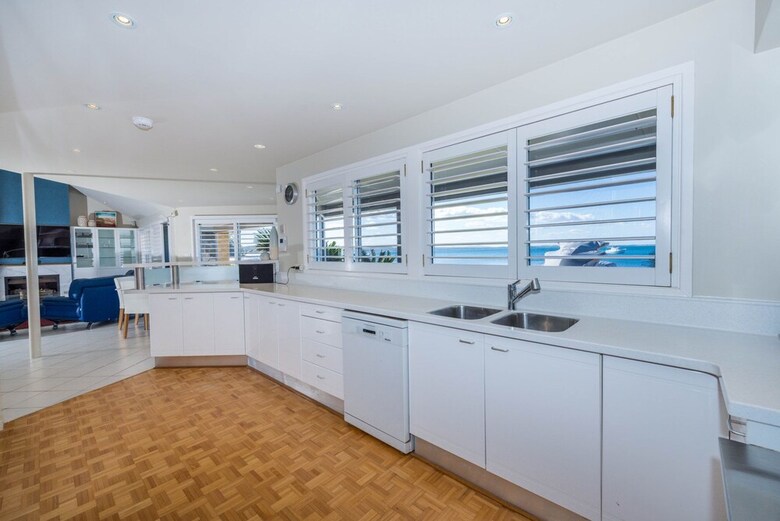 Waterfront Wonderland Foreshore Drive 41