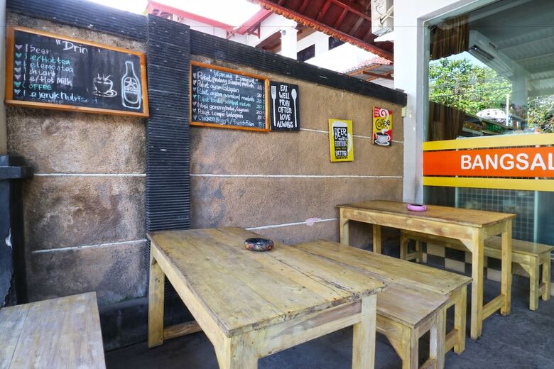 Hotel Bangsal Homestay
