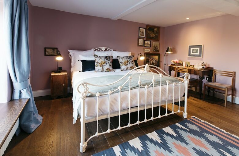 Posada The Bower House Restaurant & Rooms
