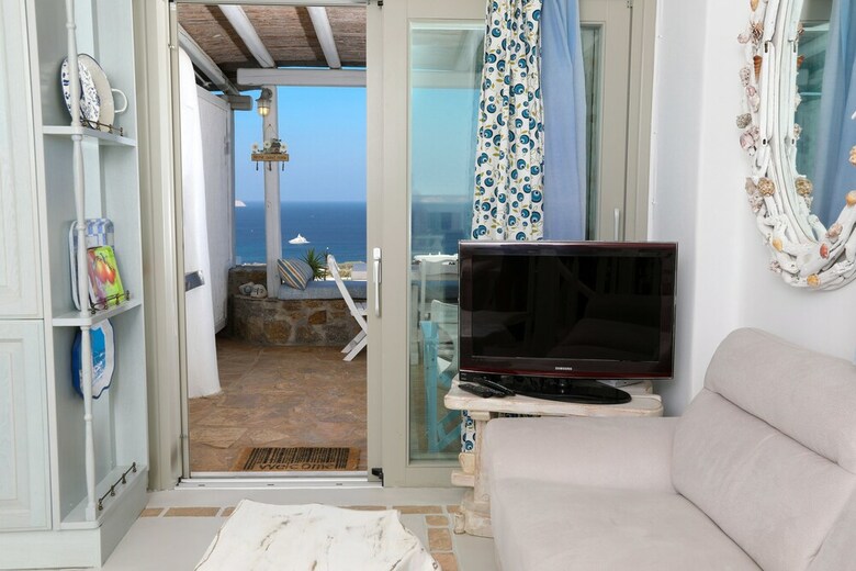 Anthi House