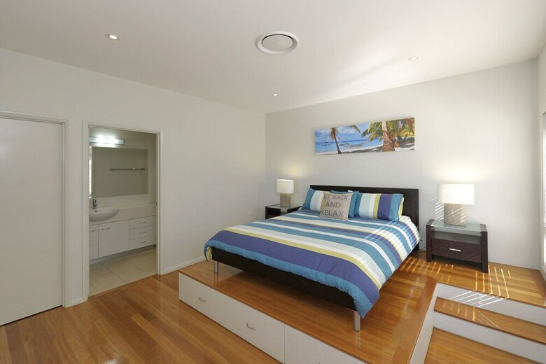 Boulder Bay Rd 1/2 - Fingal Bay