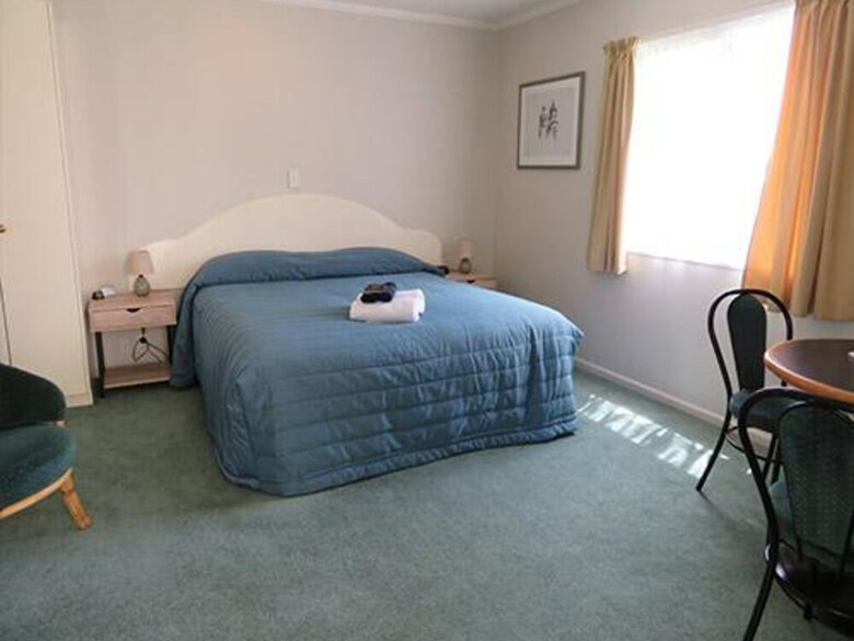 Commodore Court Motel