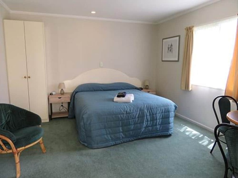 Commodore Court Motel