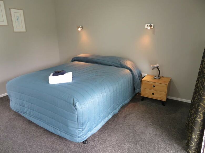 Commodore Court Motel